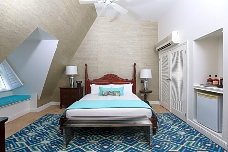 Pool View Suite