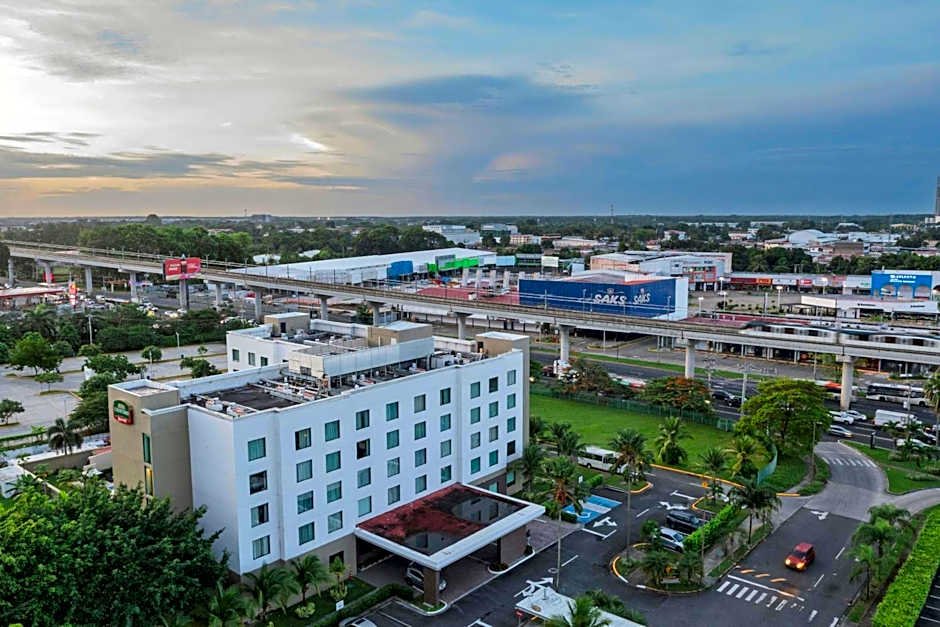 Courtyard by Marriott Panama Metromall