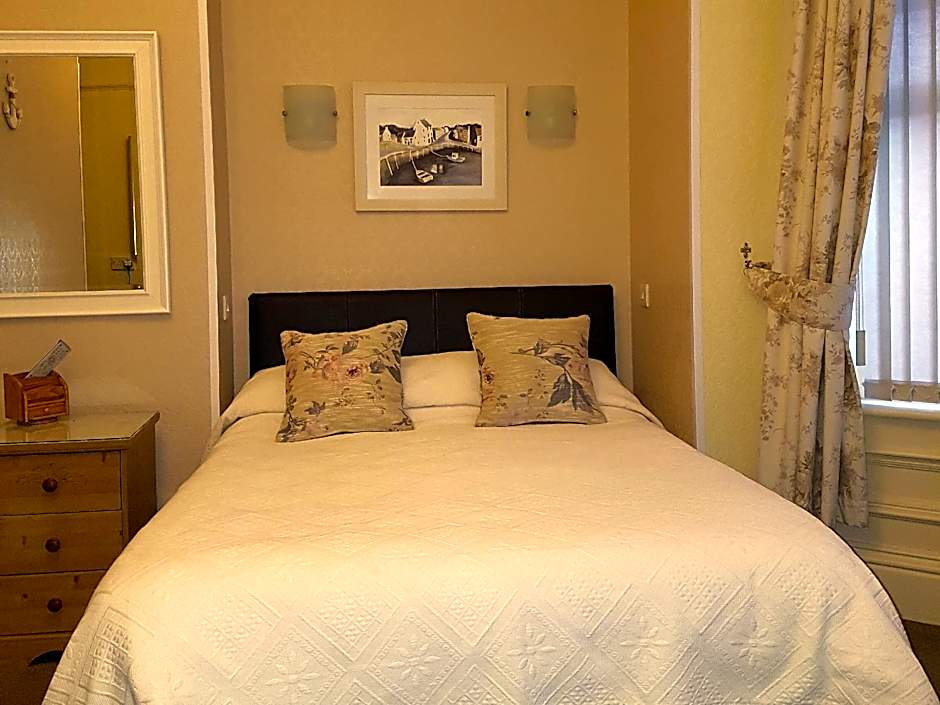 Crescent Lodge Guest House