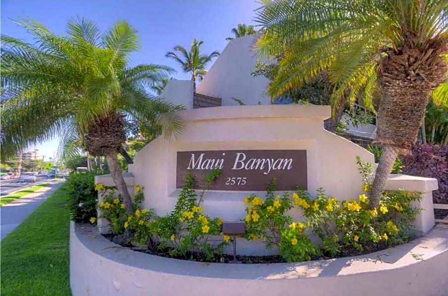 Prime Location! Walk to Beach, Shops & Dining!