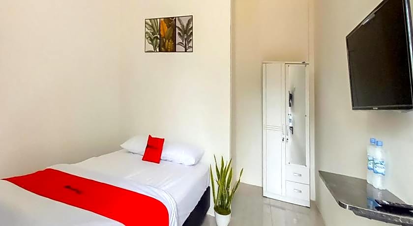 RedDoorz Syariah near Jamtos Lorong Hamba