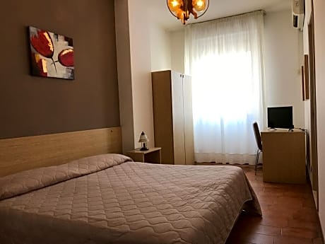 Economy Double or Twin Room with Interior Patio View