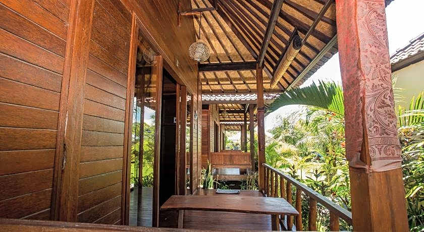 D'Muncuk Huts Lembongan