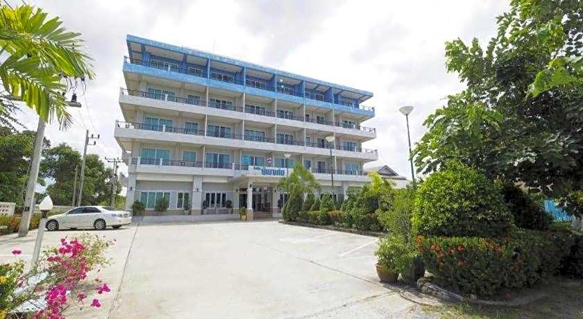 Sea Mountain Khanom Hotel