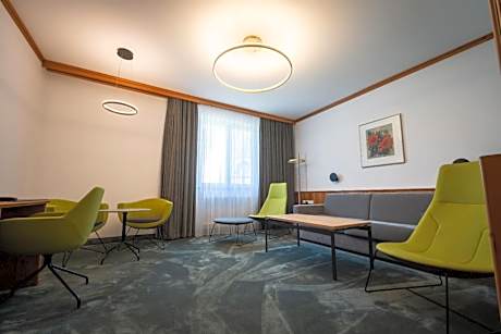 Junior King Suite with Sofa Bed