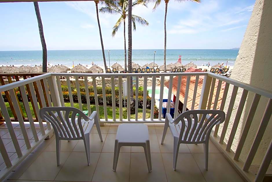 Grand Decameron Complex Bucerias, A Trademark All-Inclusive Resort