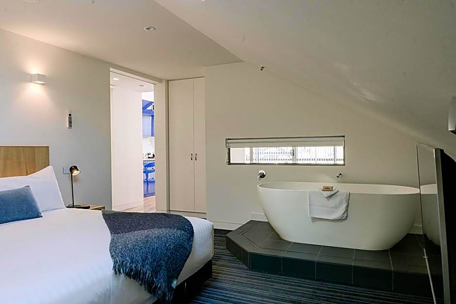 Salamanca Wharf Hotel