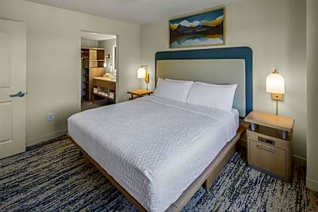 One-Bedroom King Suite