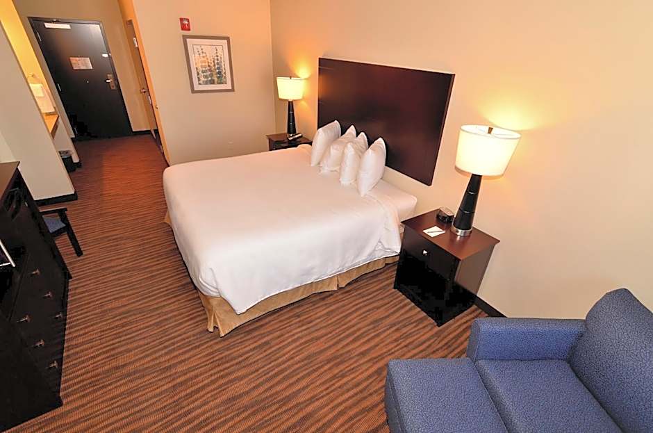 Cobblestone Inn & Suites - Holstein