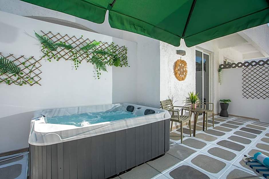 CASA MIKELE by Sarikas - SEA SIDE SUITES and STUDIOS -adults only