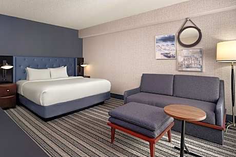 King Studio Suite with Sofa Bed and Roll-in Shower - Mobility Accessible