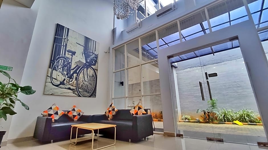 Votel Hotel Charis Tuban