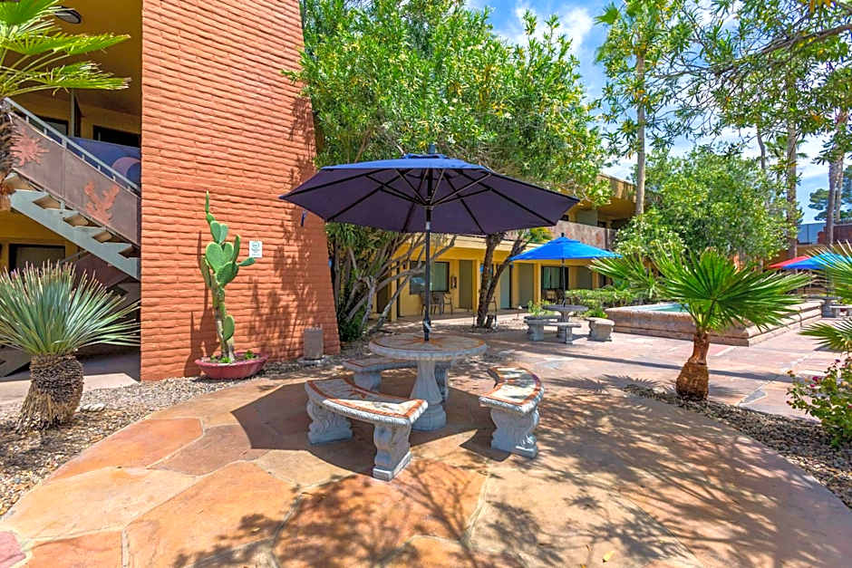 Royal Sun Hotel & Suites