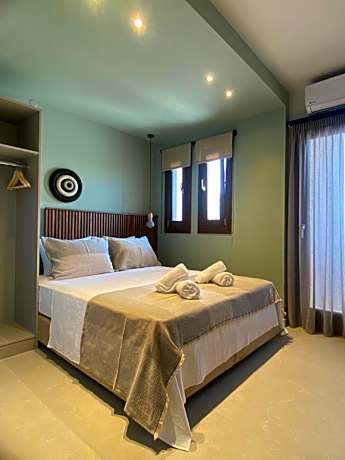 Two-Bedroom Deluxe Apartment with Balcony