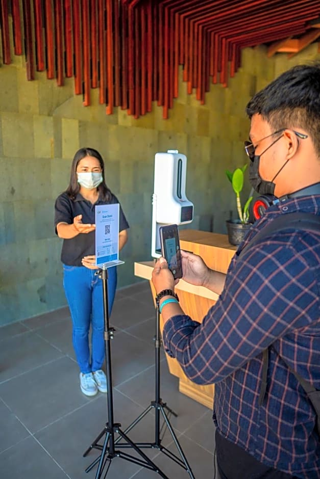 Royal Regantris Trawangan