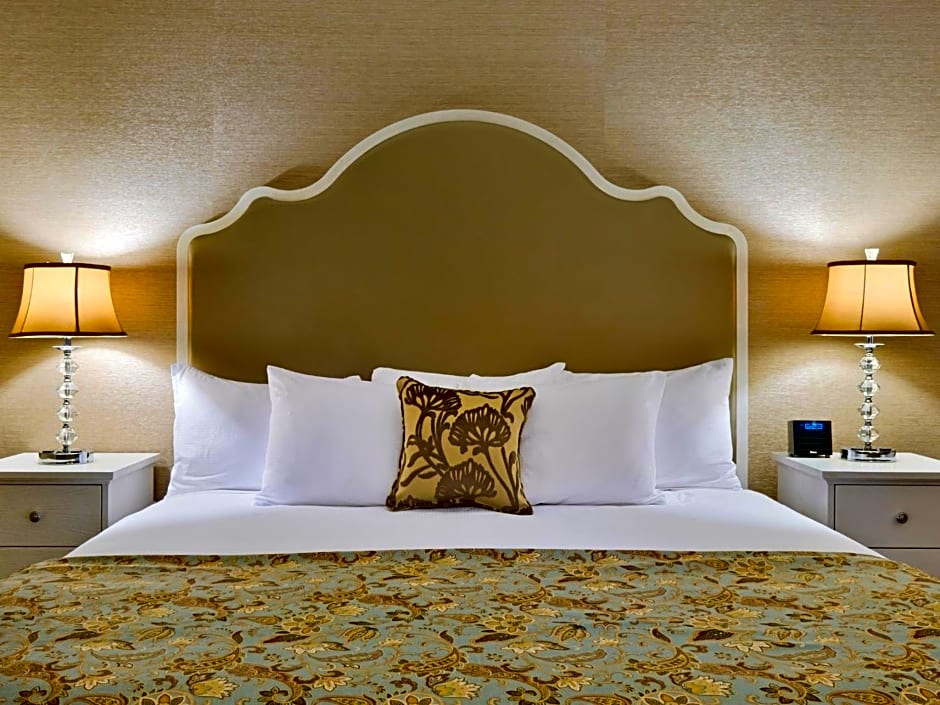 Amish View Inn & Suites