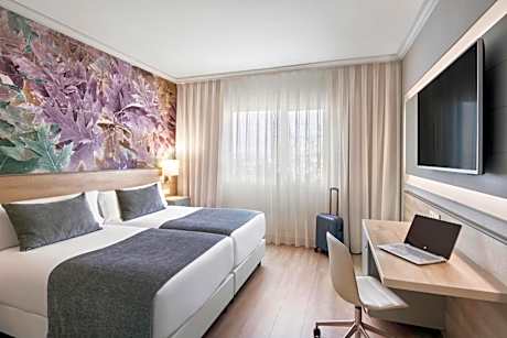 Park, Sleep & Fly - Double or Twin Room