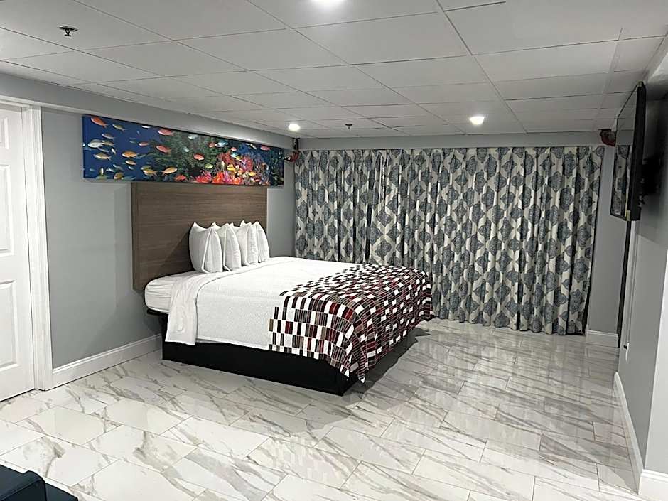 Red Roof PLUS & Suites Virginia Beach - Seaside