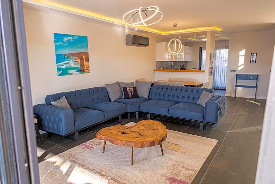 Çeşme lüks huzurlu yeni villa