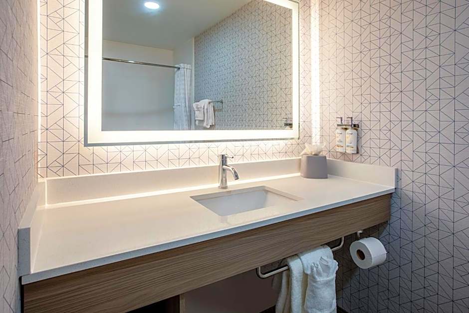 Holiday Inn Express Lathrop - South Stockton By IHG