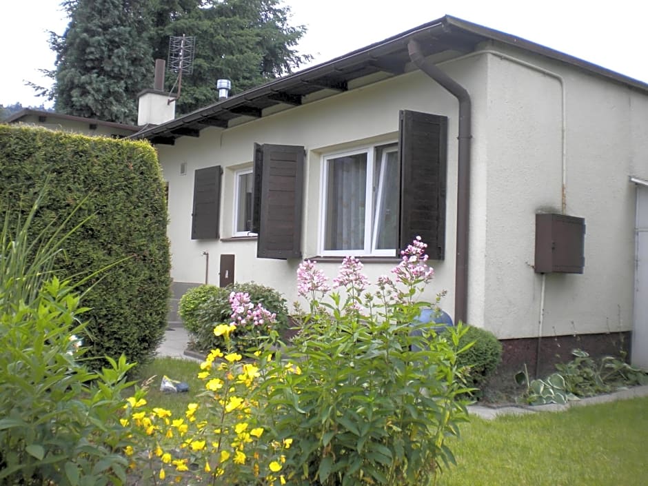 Uroczy Domek Z Ogrodem I Tarasem