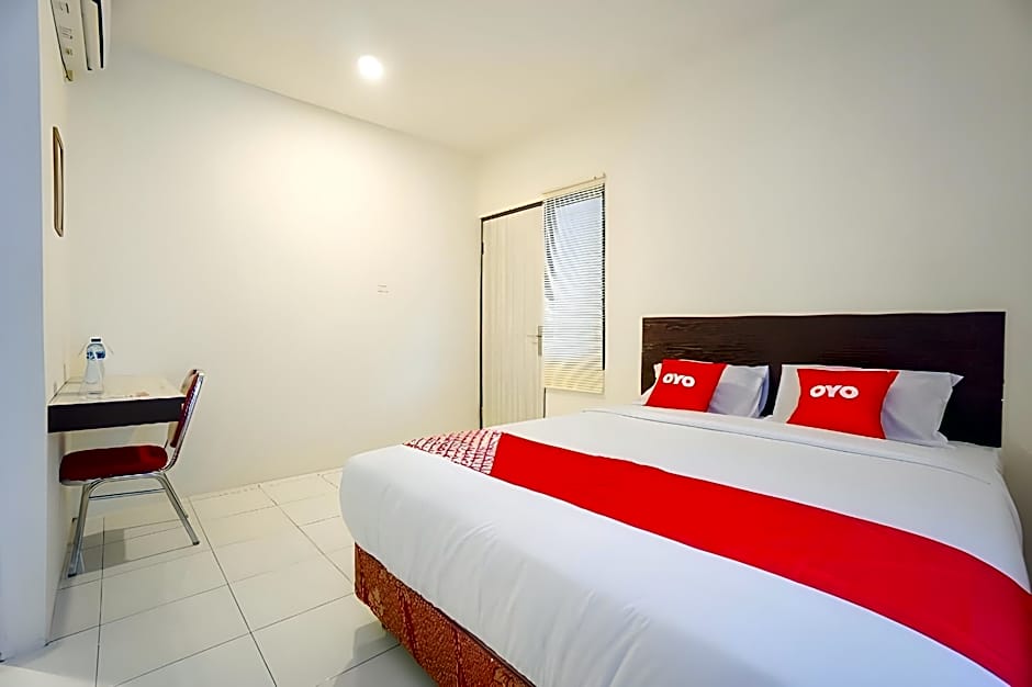 Super OYO 1838 COZY Home