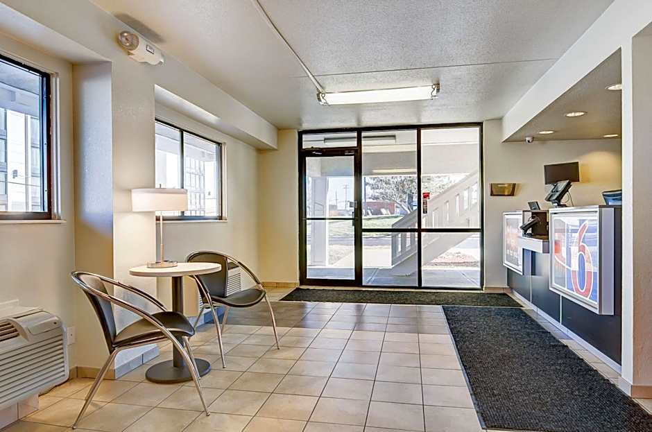 Motel 6-Springfield, MO - North