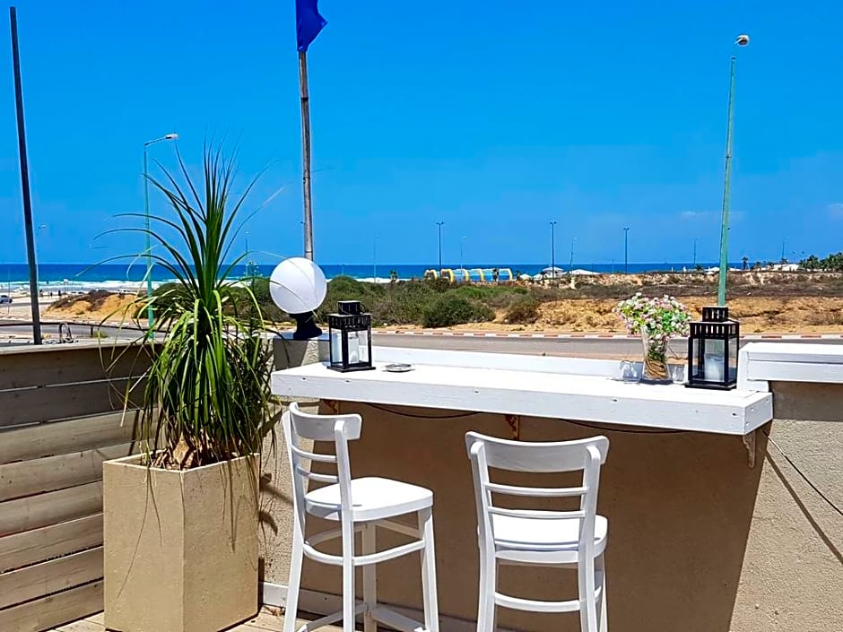 Q Village Hotel - Poleg Beach