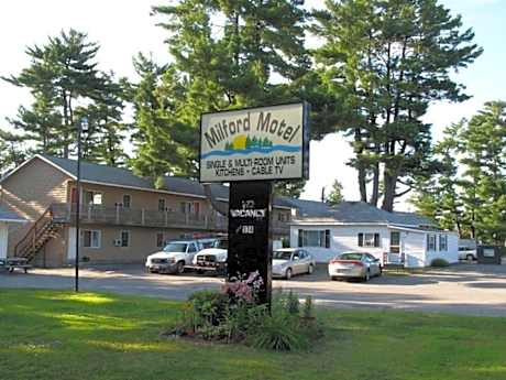 Milford Motel On the River