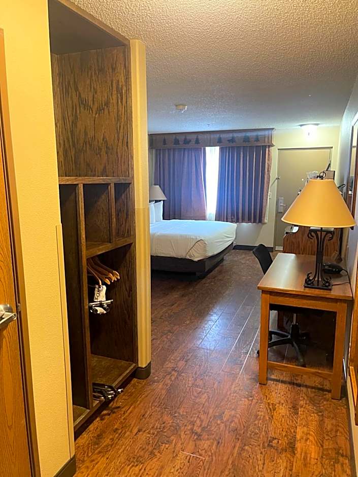 Best Western Plus Kelly Inn & Suites