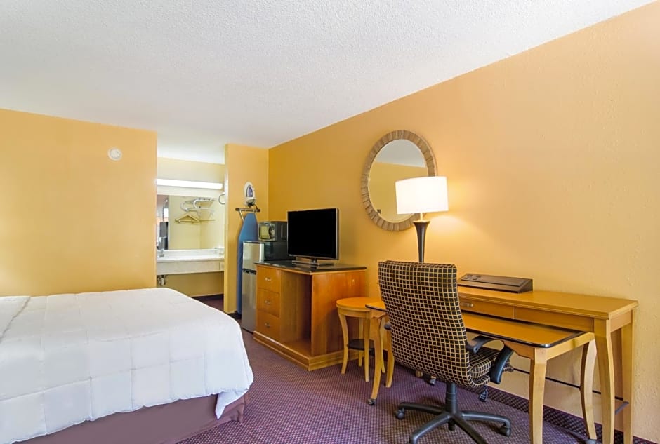 Americas Best Value Inn Darien