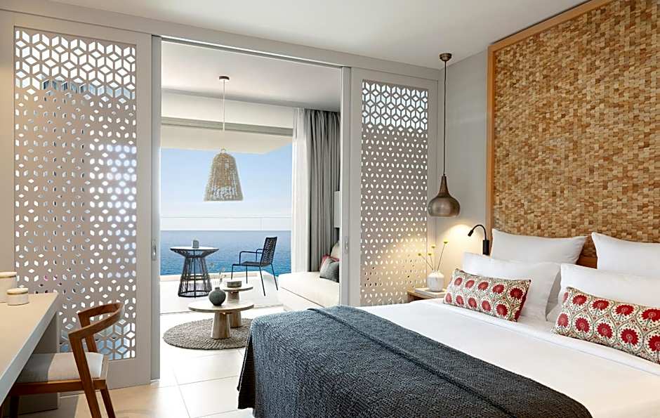 Elix, Mar-Bella Collection