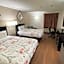 Pinckneyville Inn and Suites