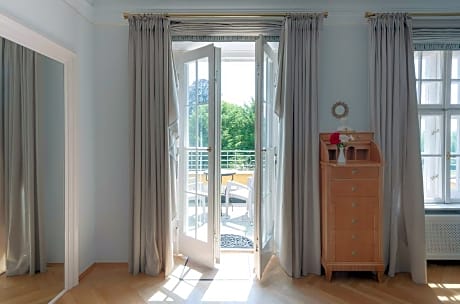 Park Suite with Garden View