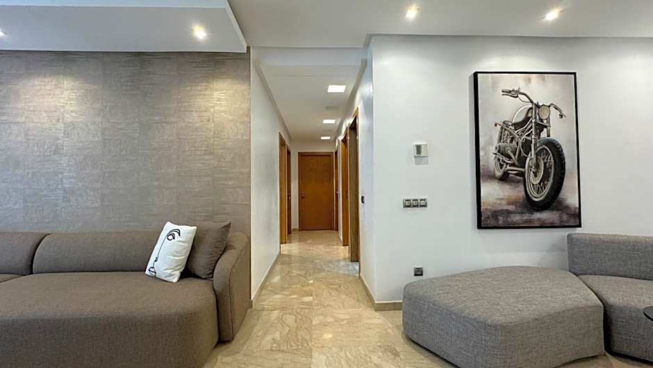 Garden View and Terrace 3BR - AppartAli Luxury Platform