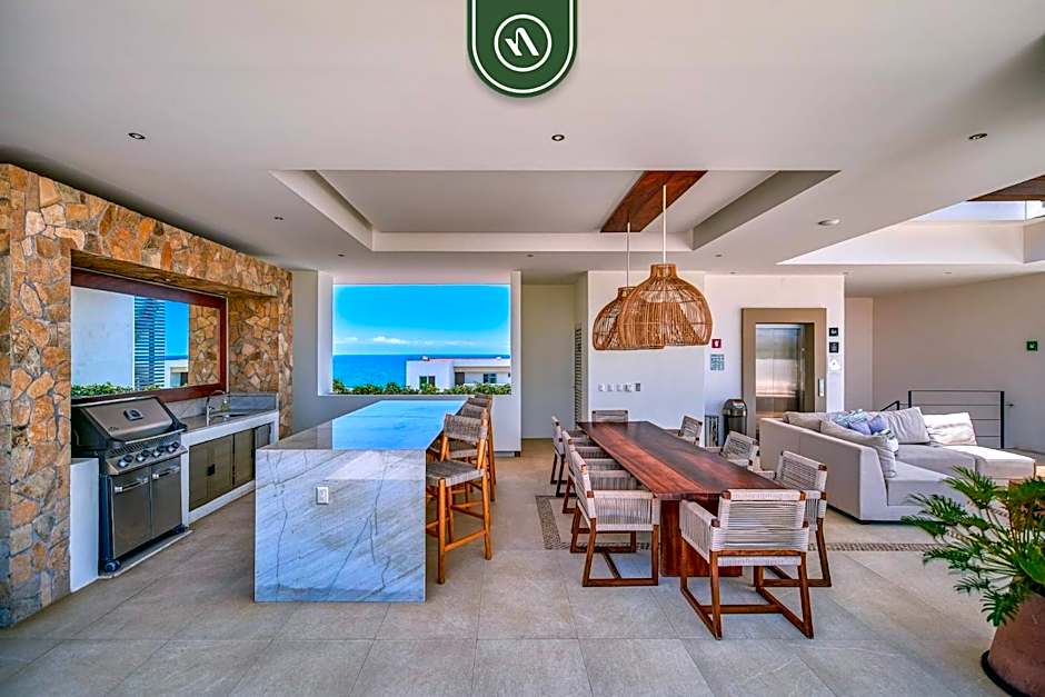 2BR Condo with Rooftop Pool - Private Terrace