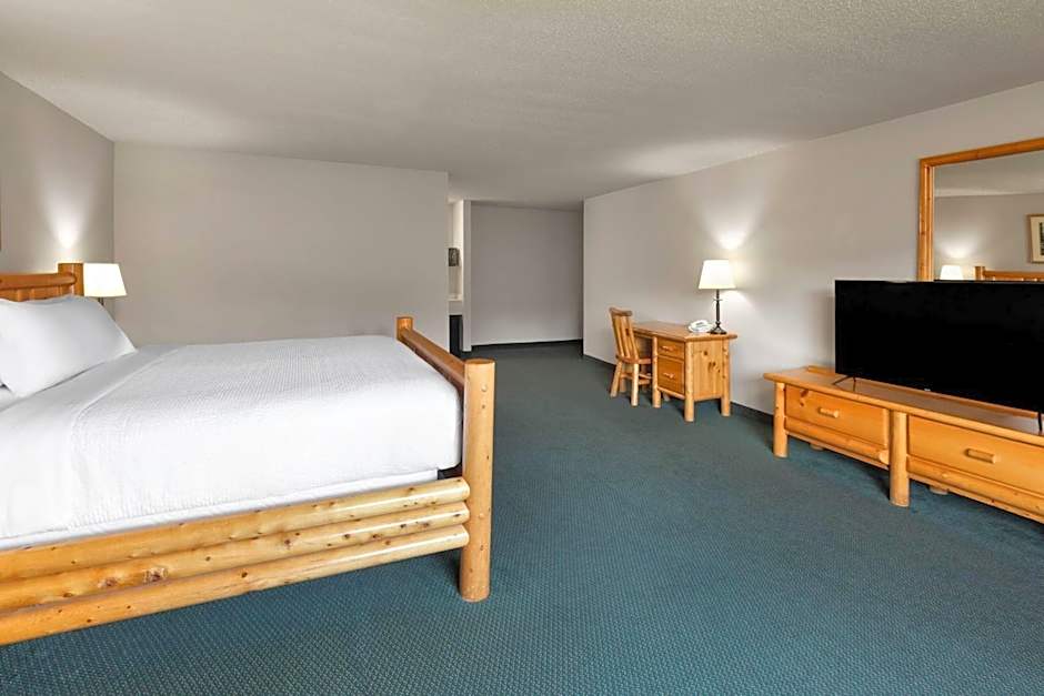 Shell Lake Lodge, a Travelodge by Wyndham