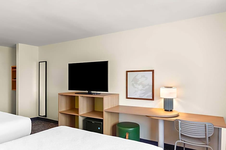 Spark by Hilton Springfield Southwest