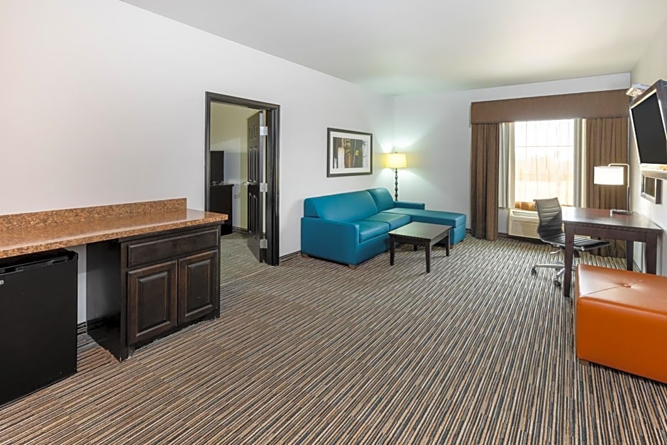 La Quinta Inn & Suites by Wyndham Mt. Pleasant