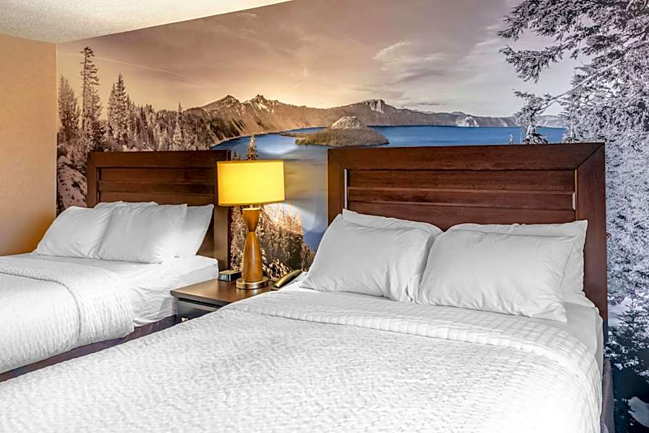 Clarion Pointe Medford