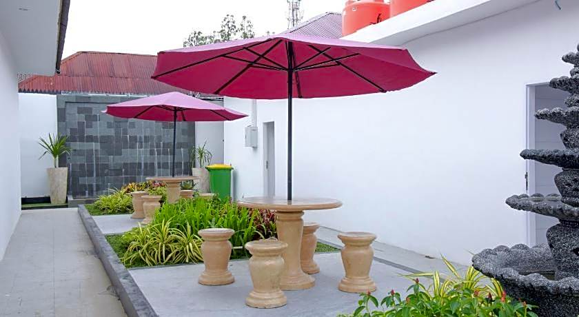 RedDoorz Plus near UNIMED Medan