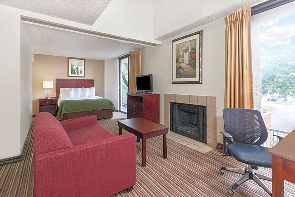 Hawthorn Extended Stay by Wyndham Richardson