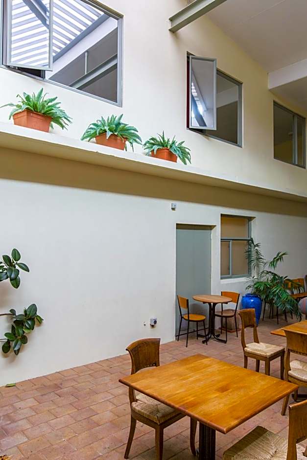 Asure Fernhill Motor Lodge