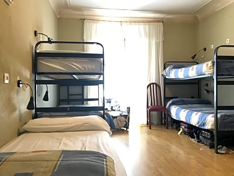 BUNK BED CAPACITY 6 WITH PRIVATE BATHROOM