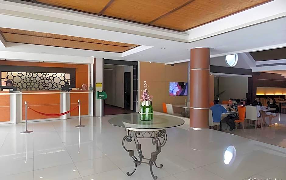Circle Inn Hotel and Suites Bacolod