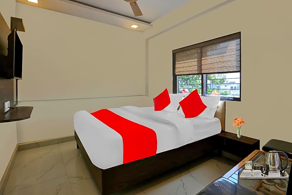 Flagship Nandi Palace Lodging And Boarding – Bombay/ Mumbai, KY