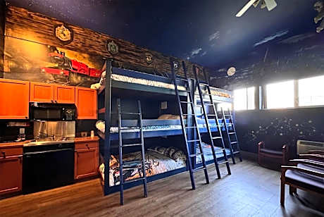 Efficiency Queen Suite with Six Bunk Beds