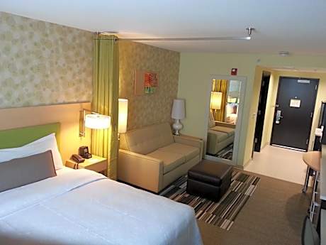 King Studio Suite - Hearing Access/Non-Smoking