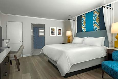 Classic King Room (No Resort Fees)