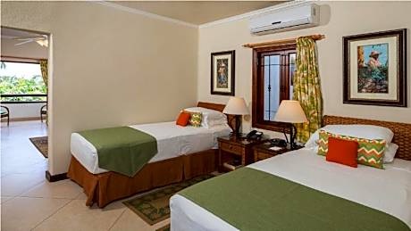 Ocean View Suite - 2 Twins